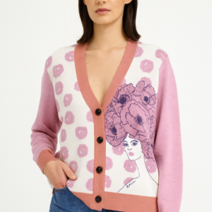 Nööpidega kudum "Moonipea" lilla valgel taustal